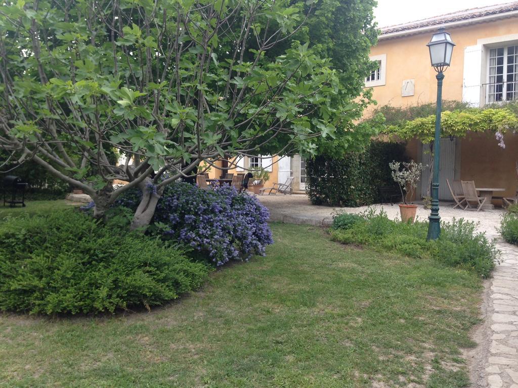 Le Mas De Trevouse Saint-Saturnin-lès-Avignon Kültér fotó