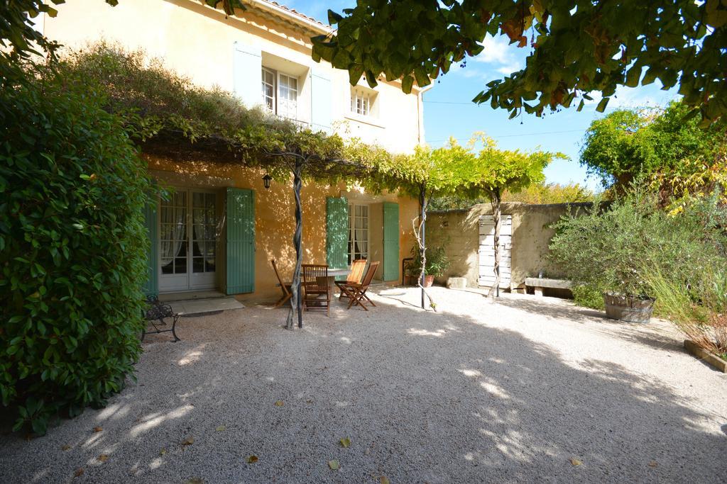 Le Mas De Trevouse Saint-Saturnin-lès-Avignon Kültér fotó
